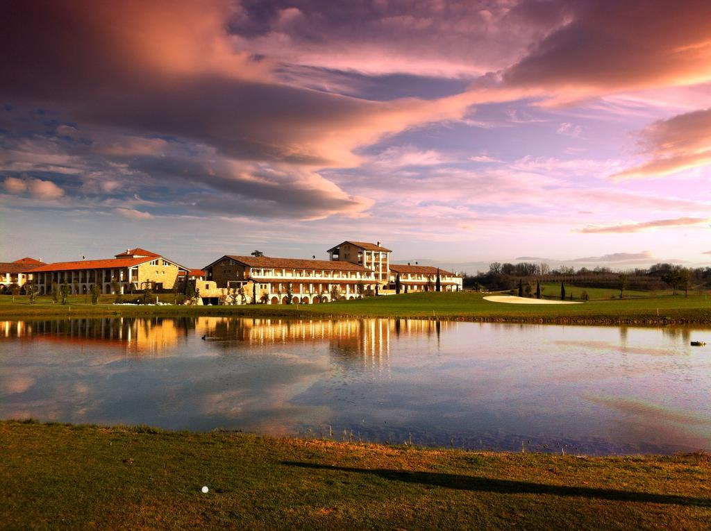 Creative Design House Golf & Spa بوتسولينغو المظهر الخارجي الصورة
